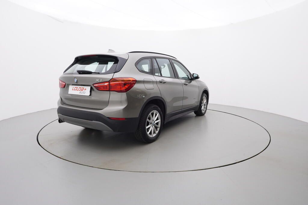BMW X1, 2.0 110 kW - fotka 5