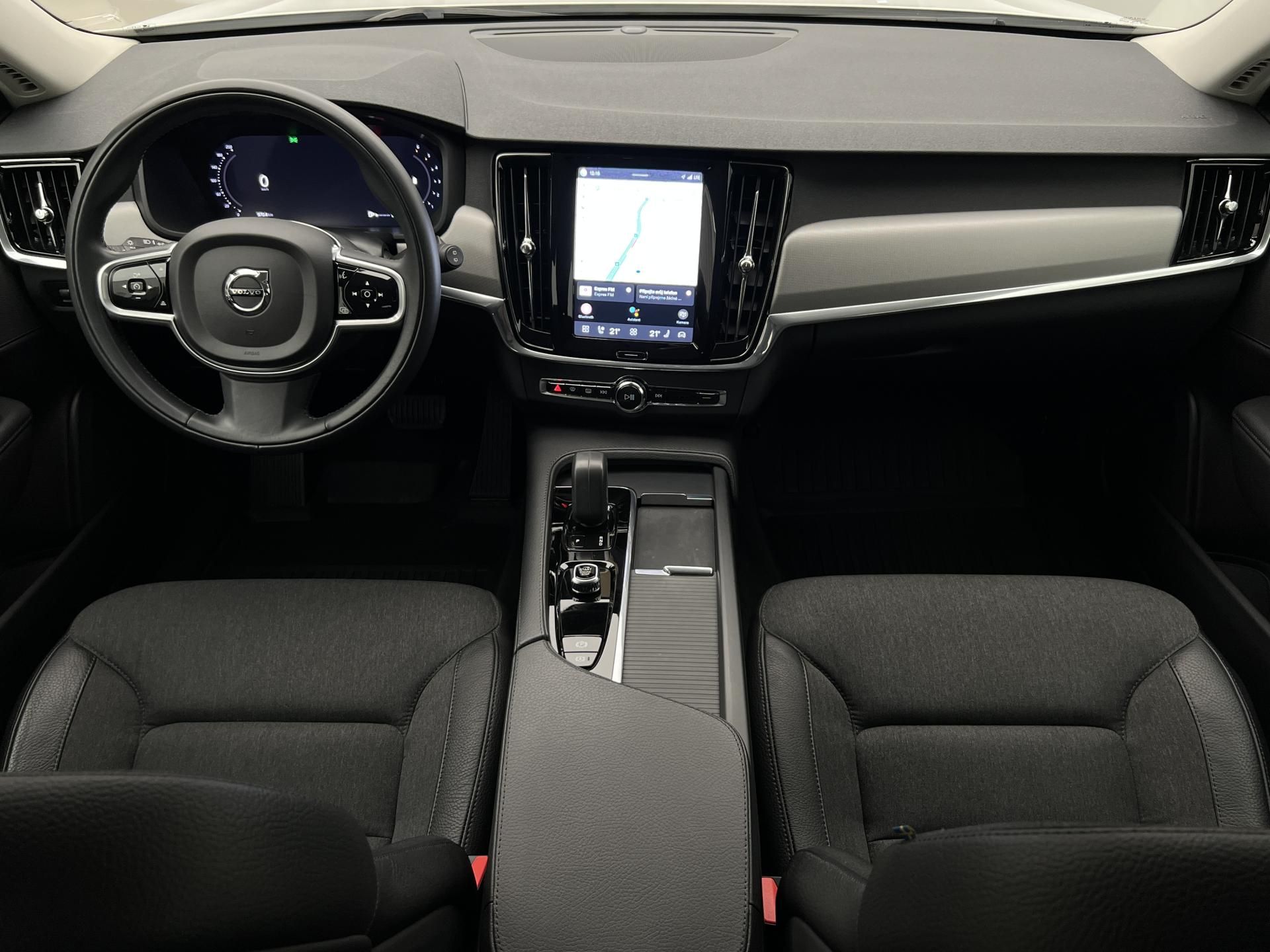 Volvo V90, B4 MOMENTUM AUT - fotka 2