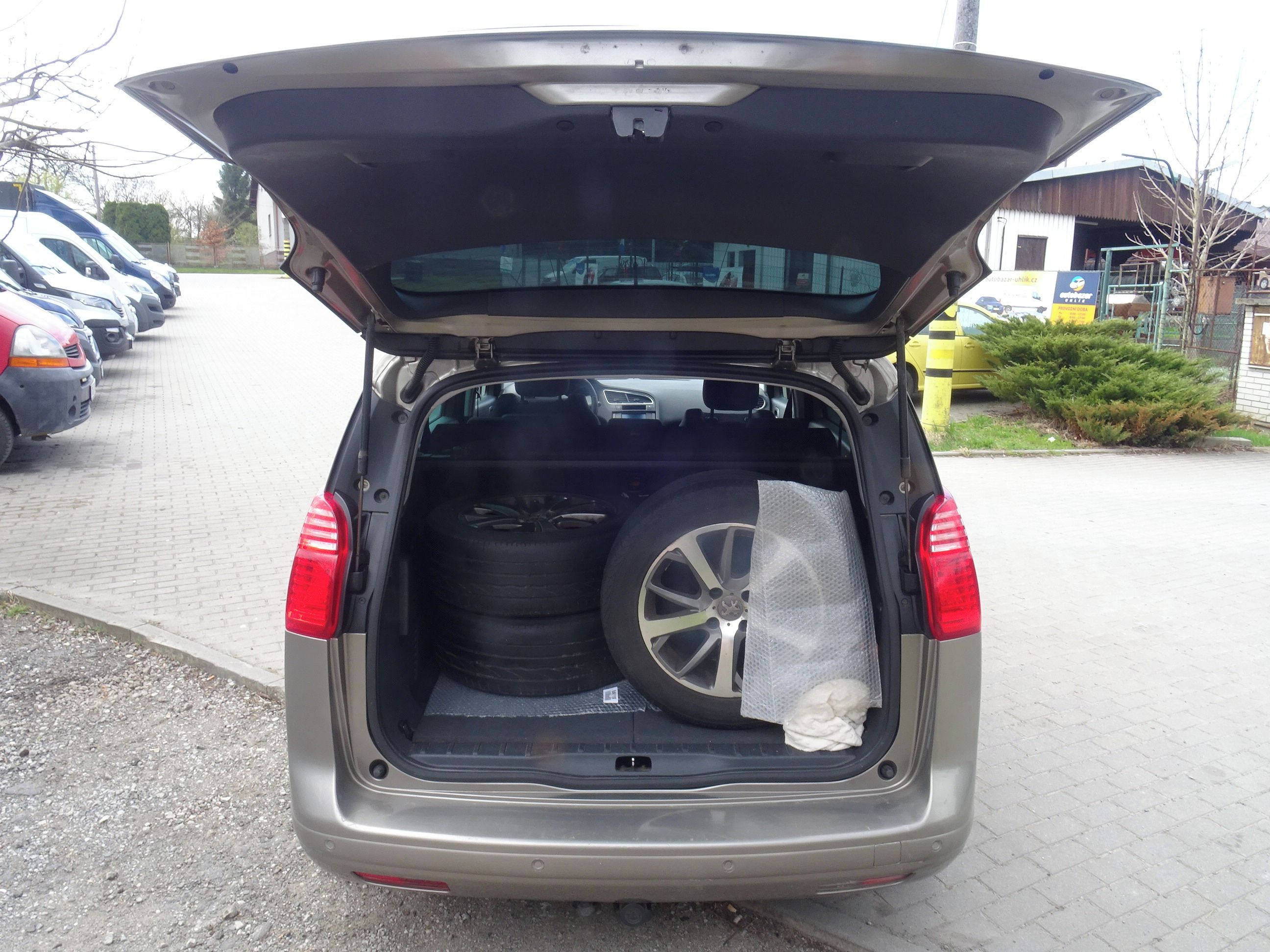 Peugeot 5008, 1.6 D - fotka 6