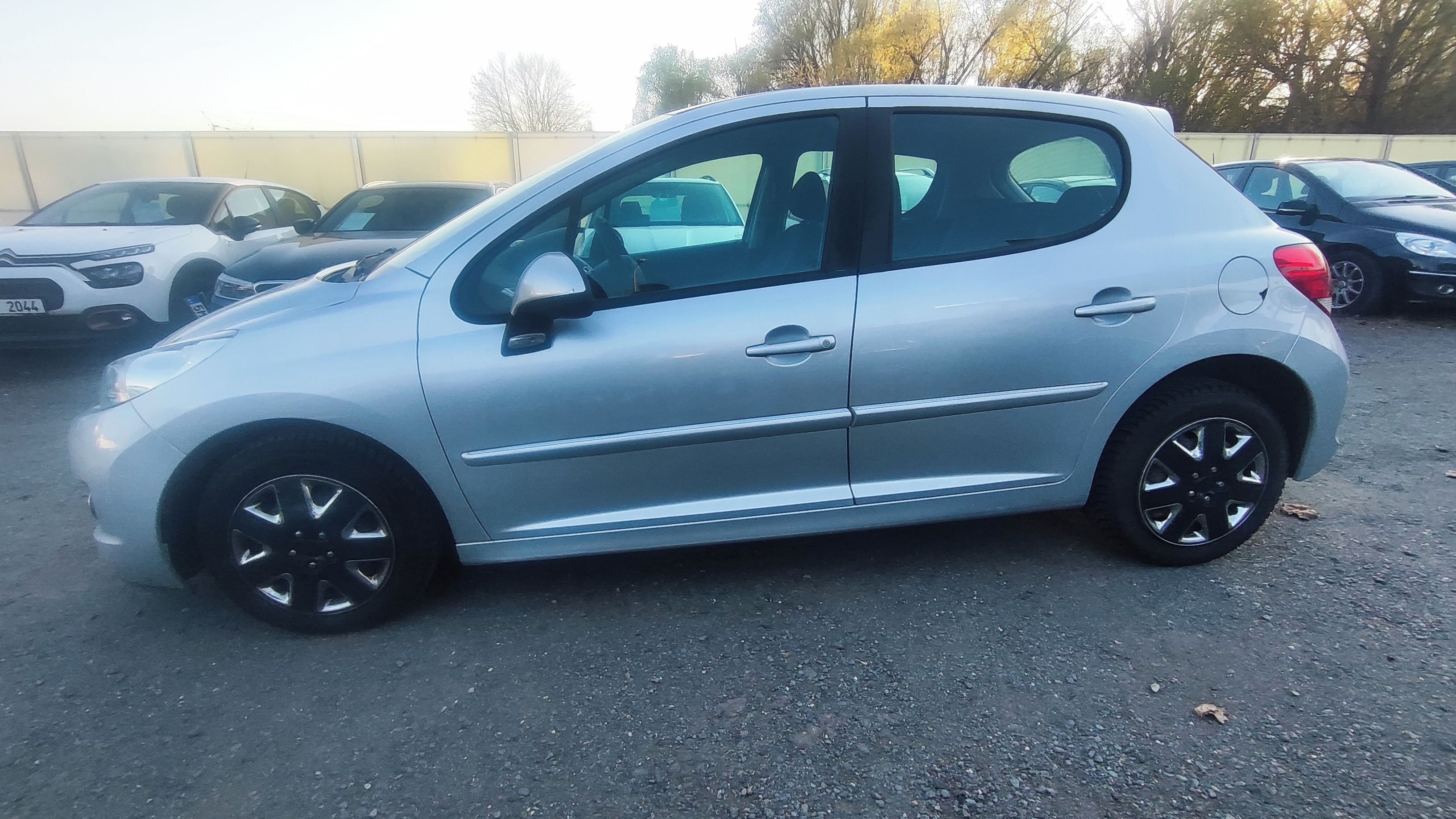 Peugeot 207, 1.4 VTi 70kW - fotka 2
