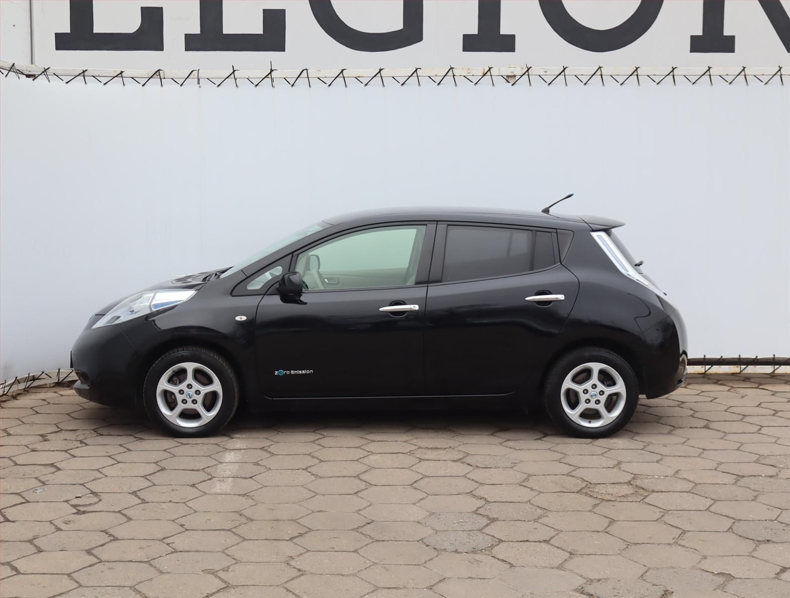 Nissan LEAF, 24 kWh, Automat, Navi - fotka 3