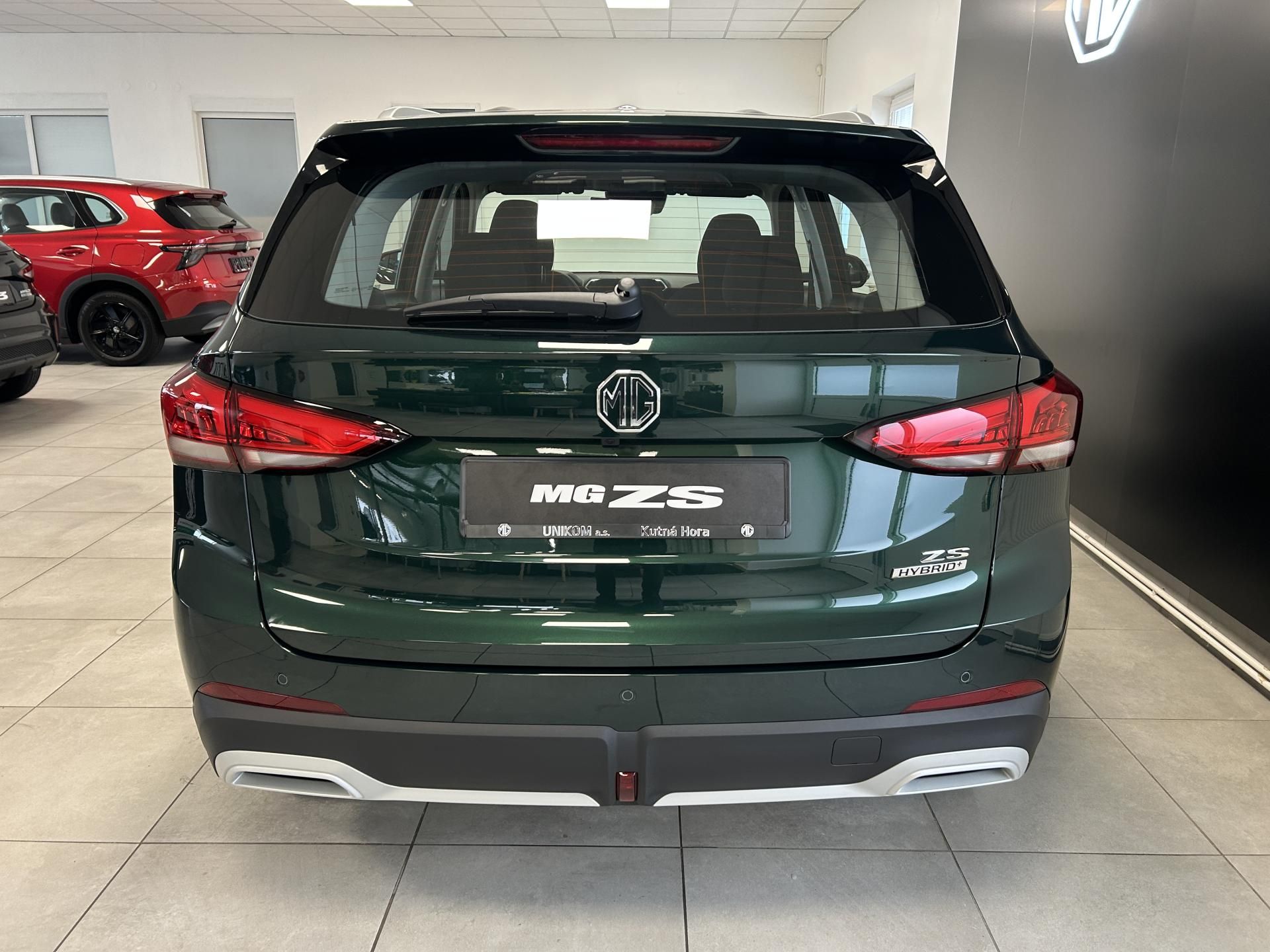 MG ZS, 1,5 HEV 145kW Emotion - fotka 4
