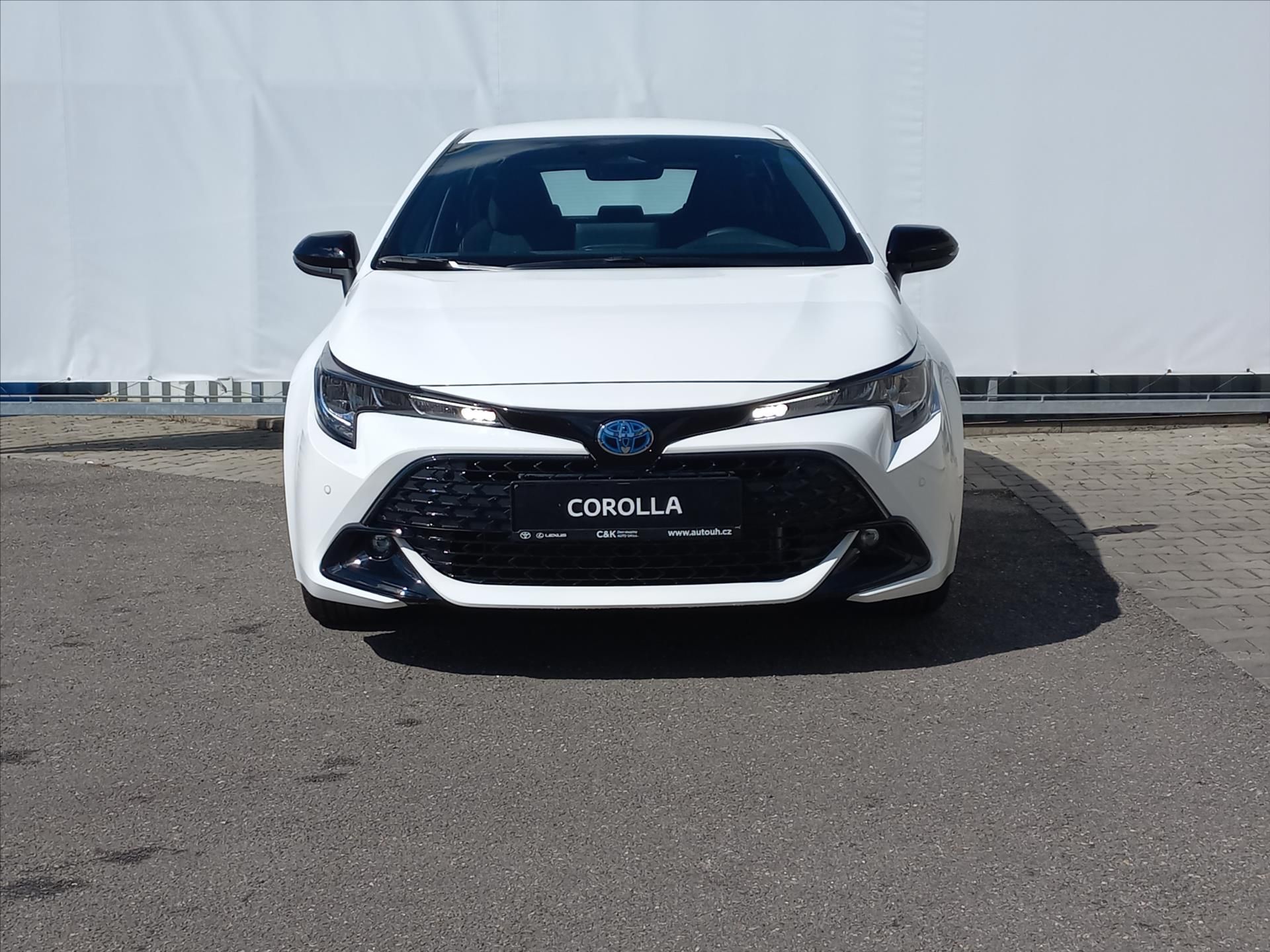 Toyota Corolla, 1,8 Hybrid e-CVT 140k  HB Comf - fotka 4