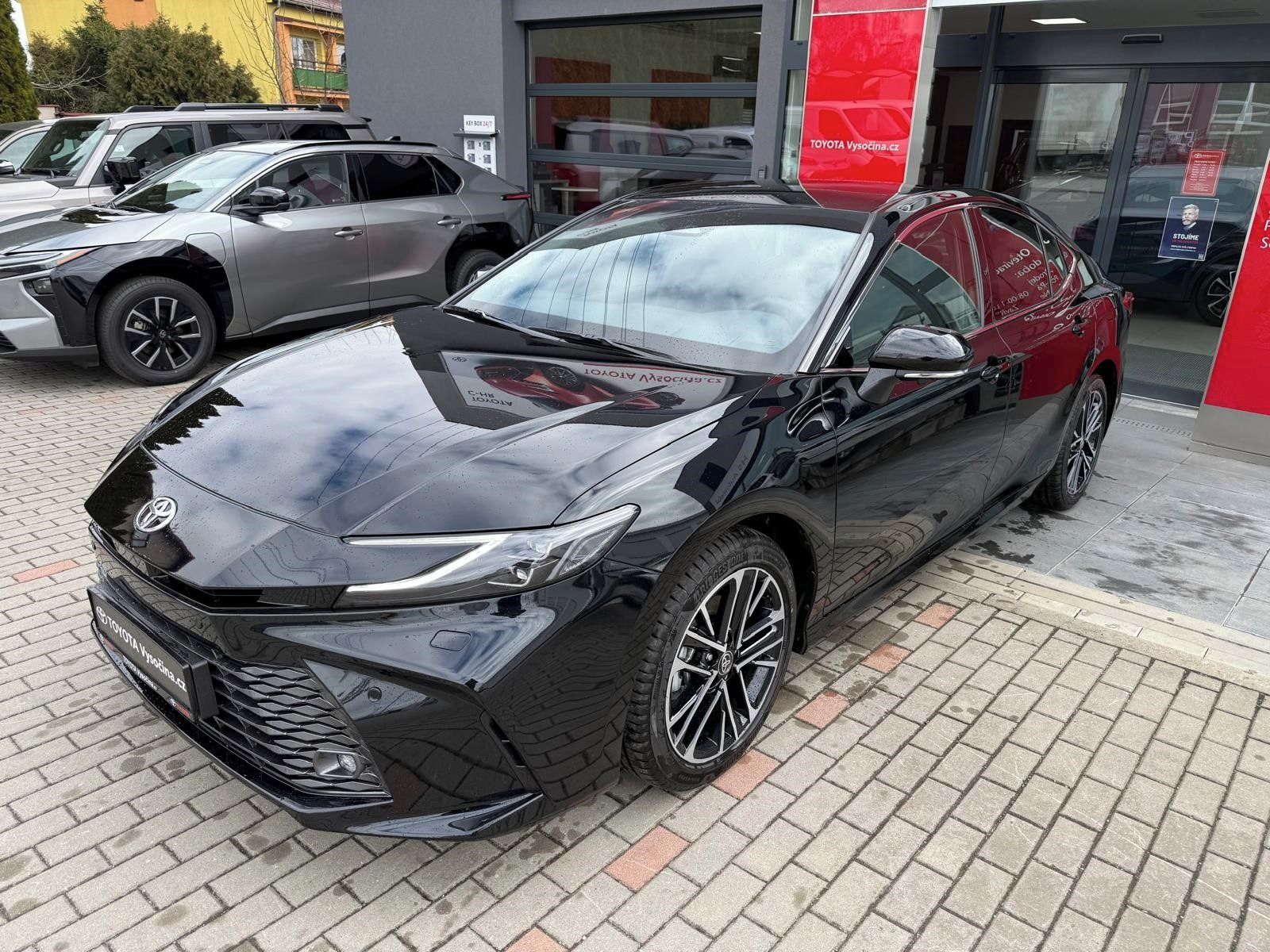 Toyota Camry, 2.5HEV 231PS Executive - fotka 2