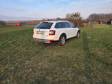 Škoda Octavia Scout 2.0 TSI