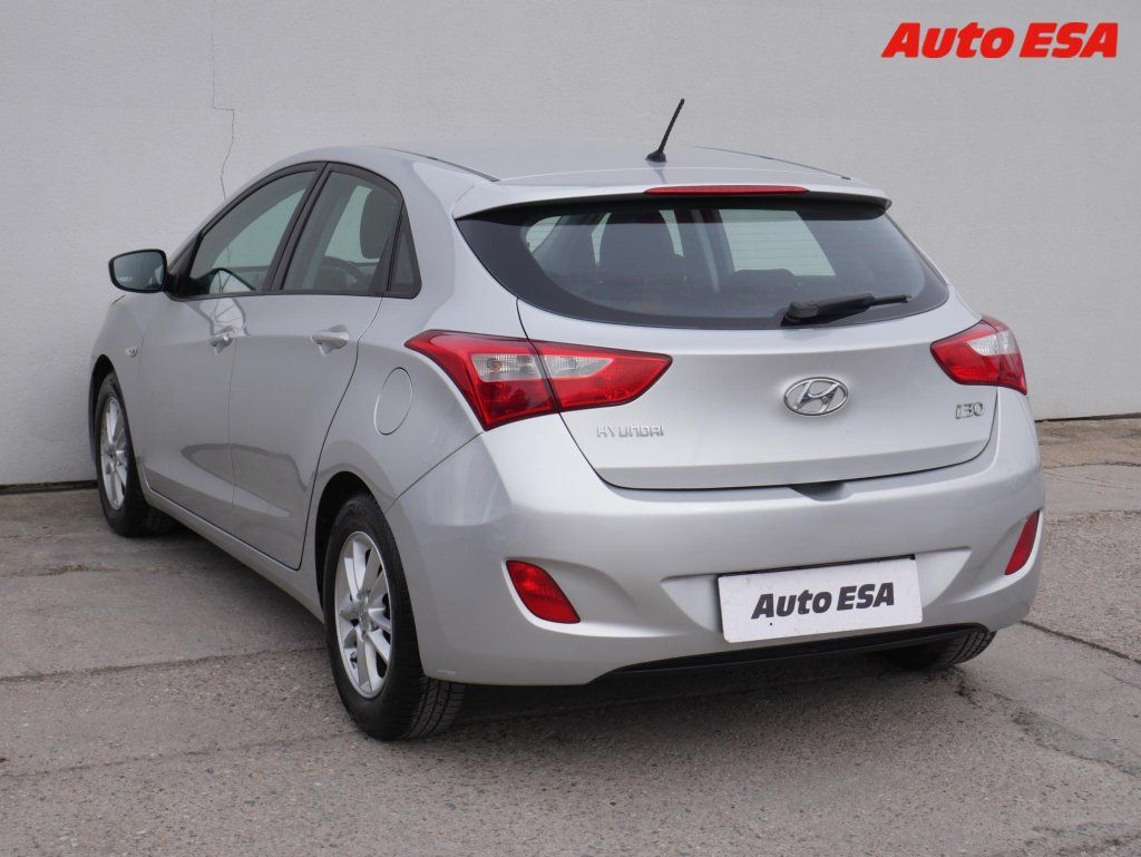 Hyundai i30, 1.4 i,ČR,AC - fotka 4