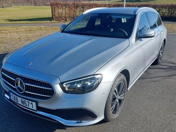 E 220 D,