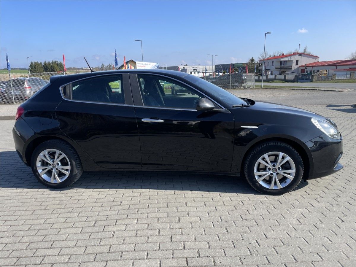 Alfa Romeo Giulietta, 1,4 i 16V TURBO 110KW XENON, o - fotka 5