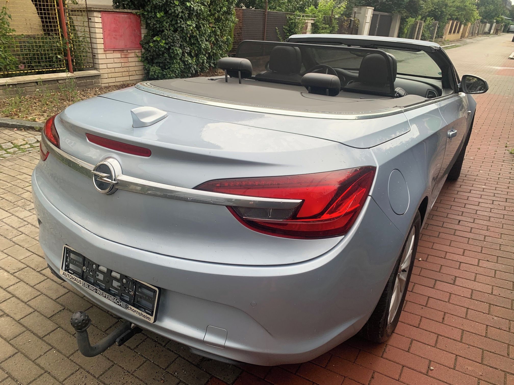 Opel Cascada, Opel Cascada havarovaná - fotka 4