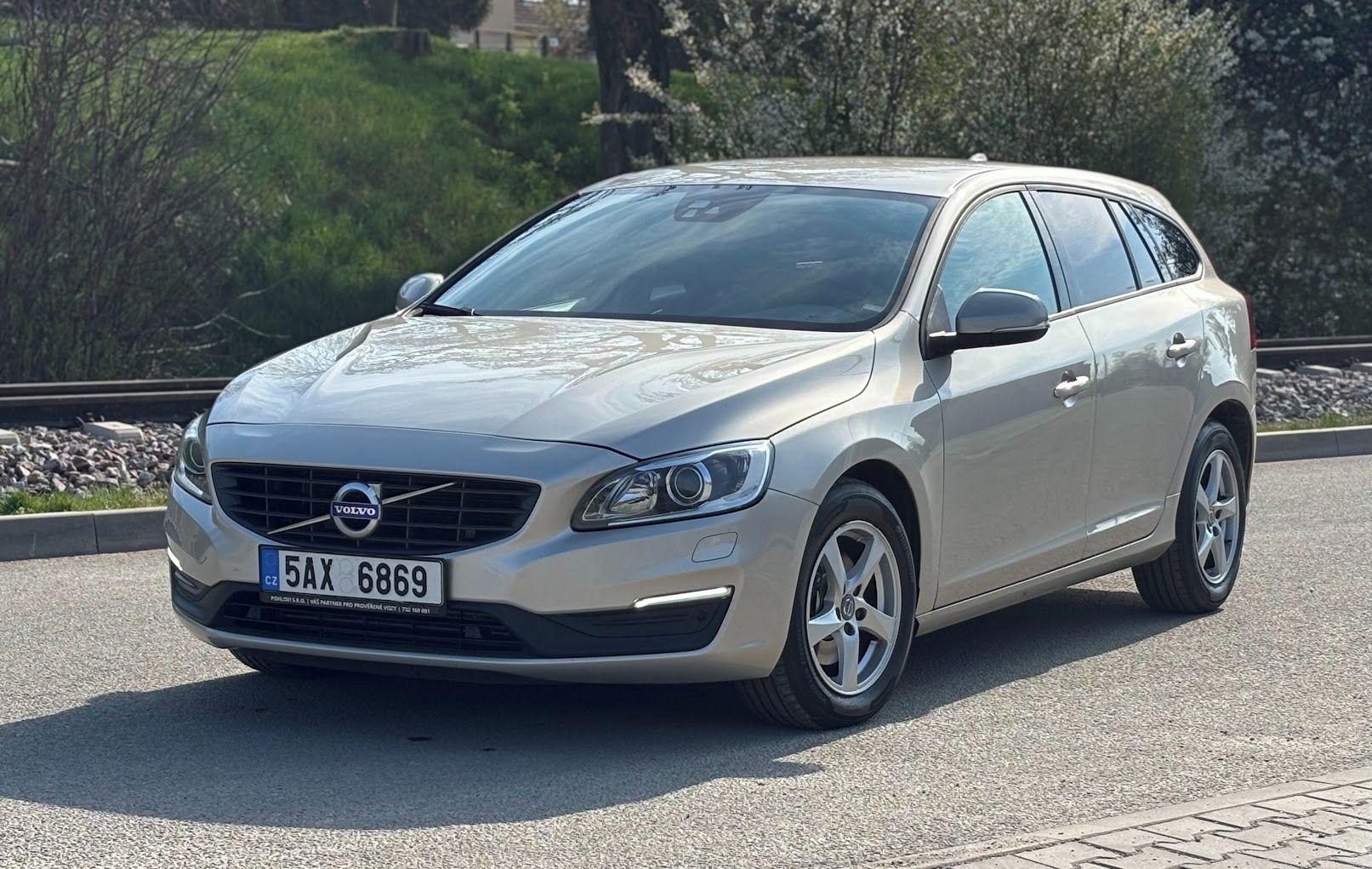 Volvo V60, ČR původ | 2.majitel - fotka 6