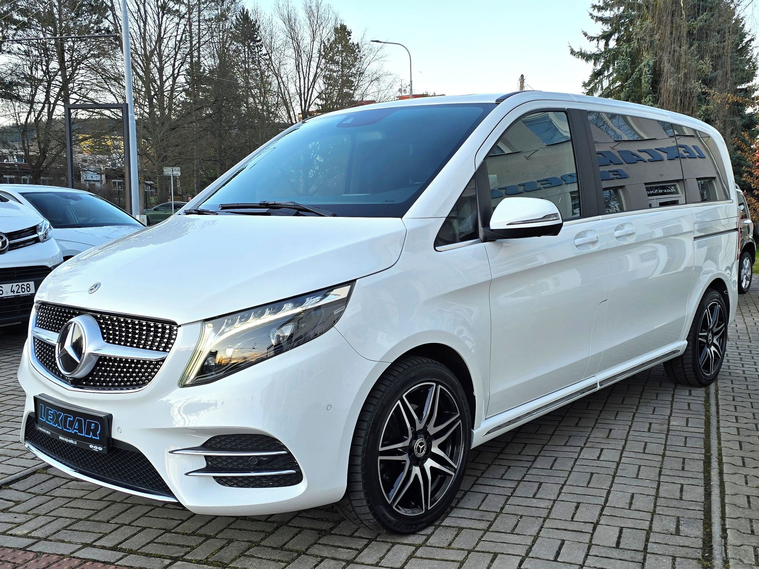 Mercedes-Benz Třídy V, 300 CDI 4Matic Avantgarde AMG - fotka 3