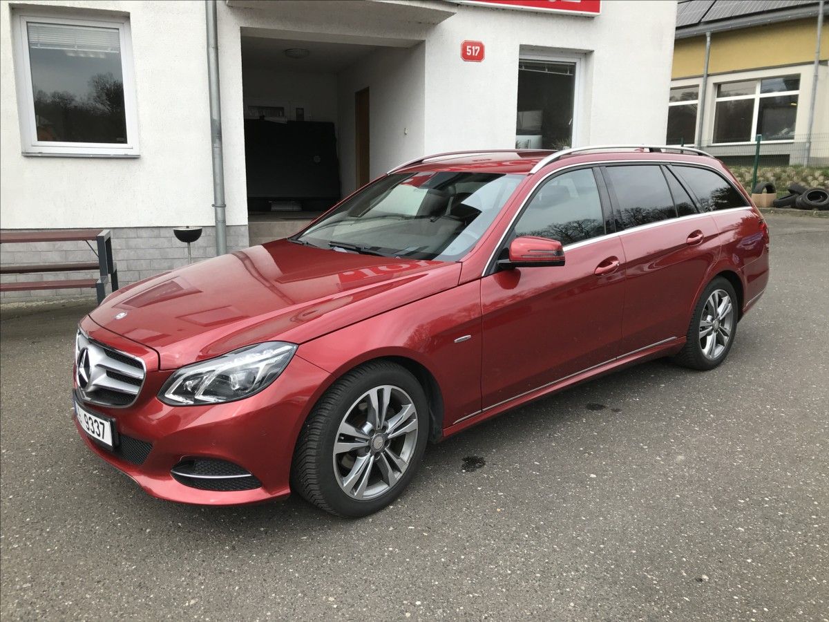 Mercedes-Benz Třídy E, 2,1 CDi 100kW Combi MT - fotka 3