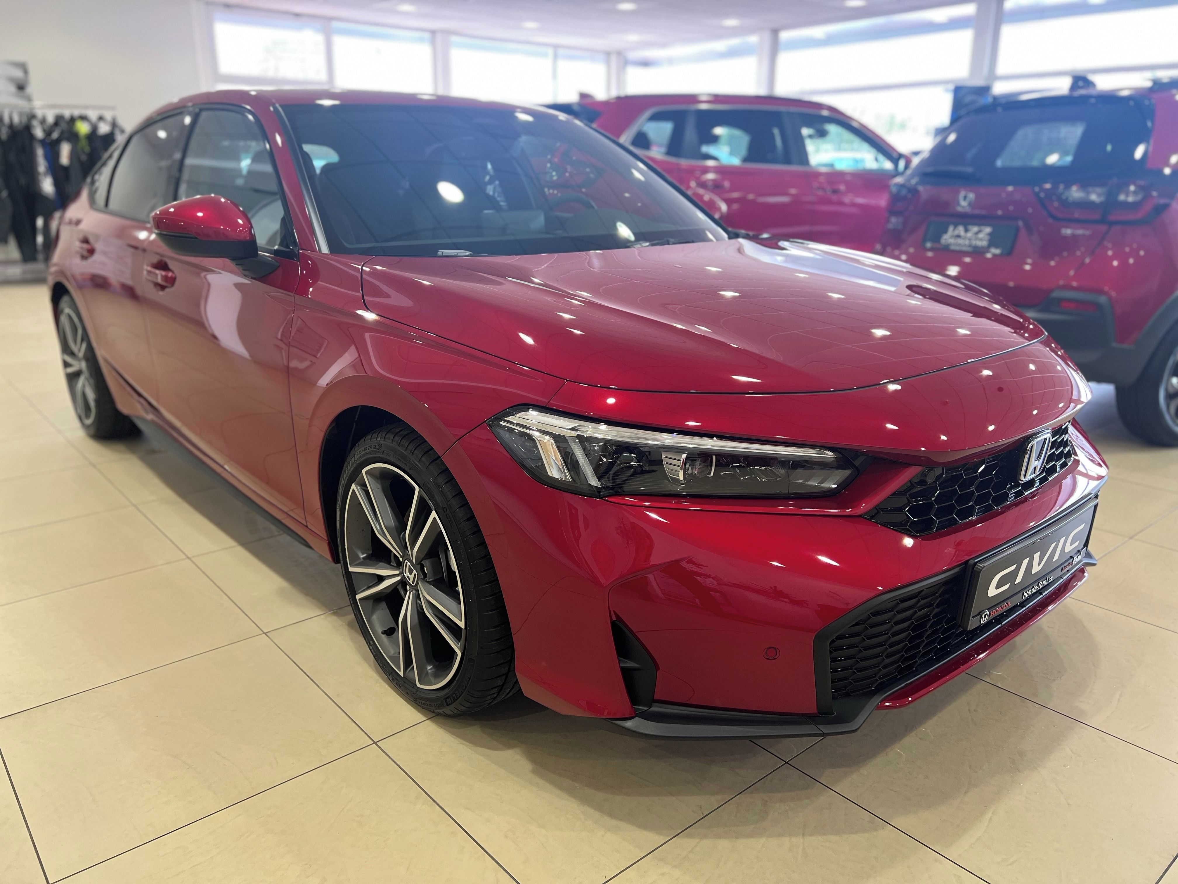 Honda Civic, 2,0 e:HEV Advance - fotka 2