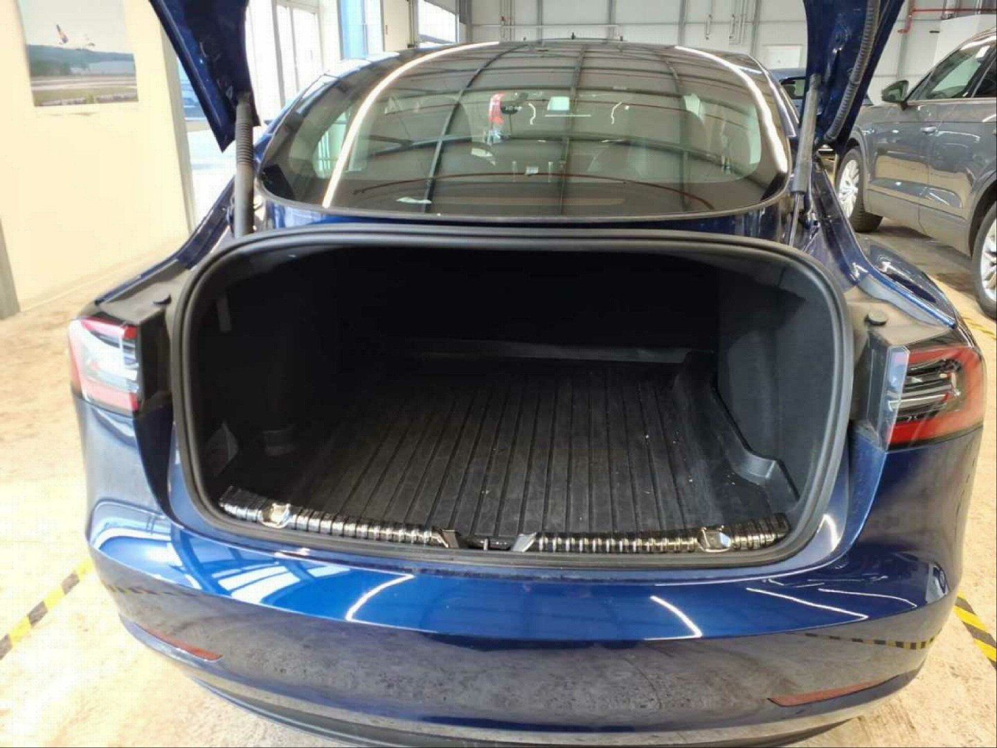 Tesla Model 3, Standard Range - fotka 5