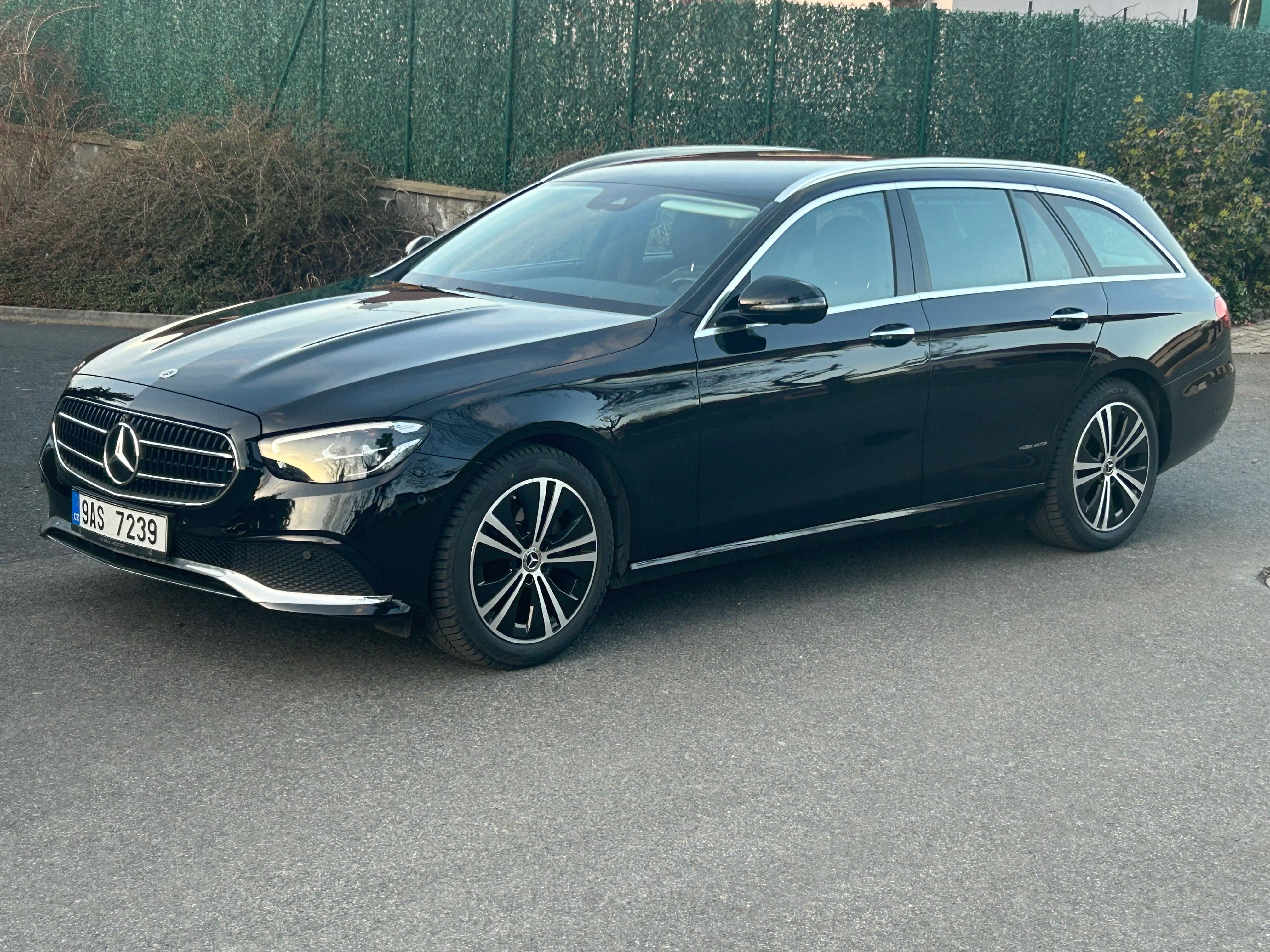 Mercedes-Benz Třídy E, 200d AVANTGARDĚ ČR 1maj TAŽNÉ! - fotka 2