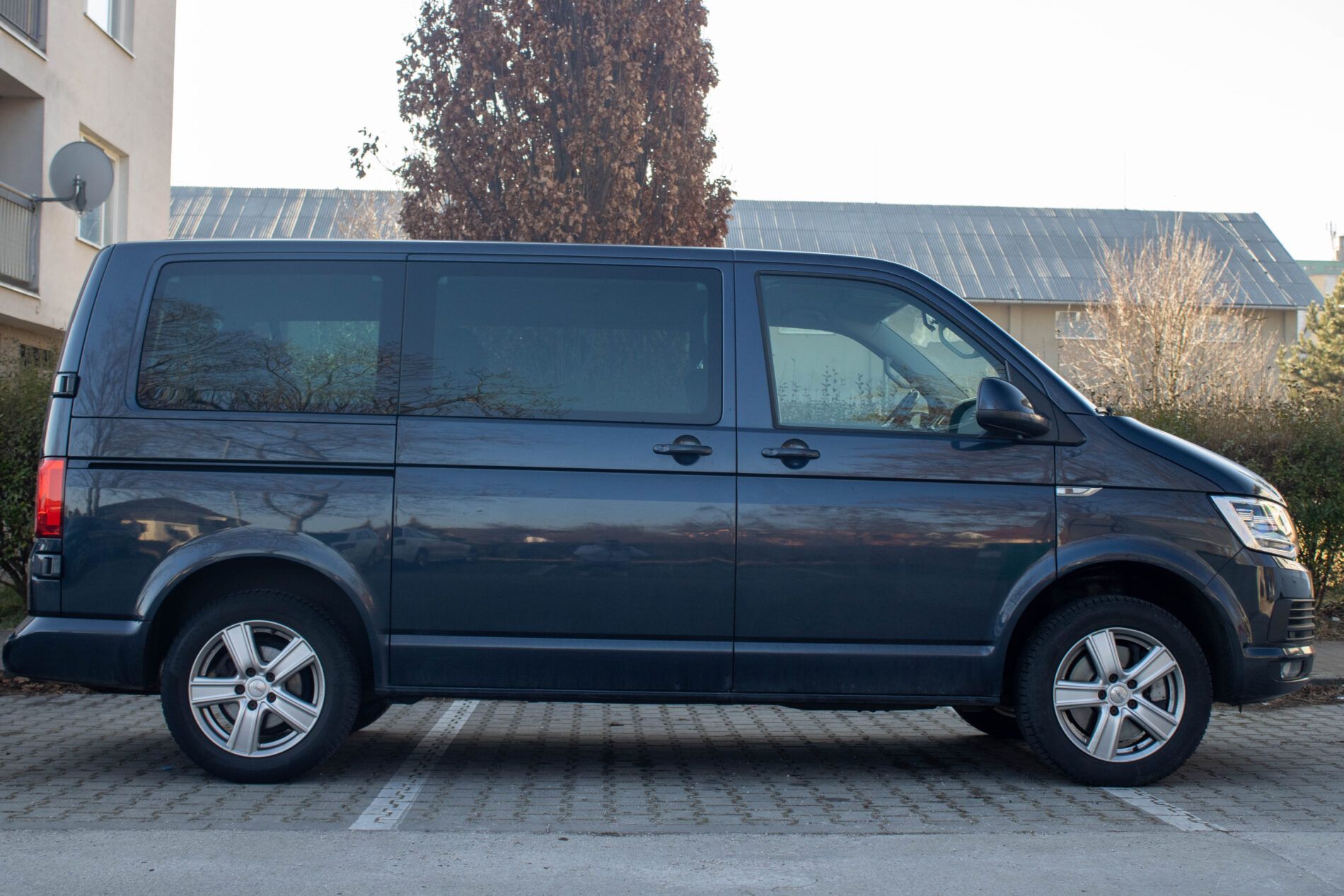 Volkswagen Caravelle - fotka 4