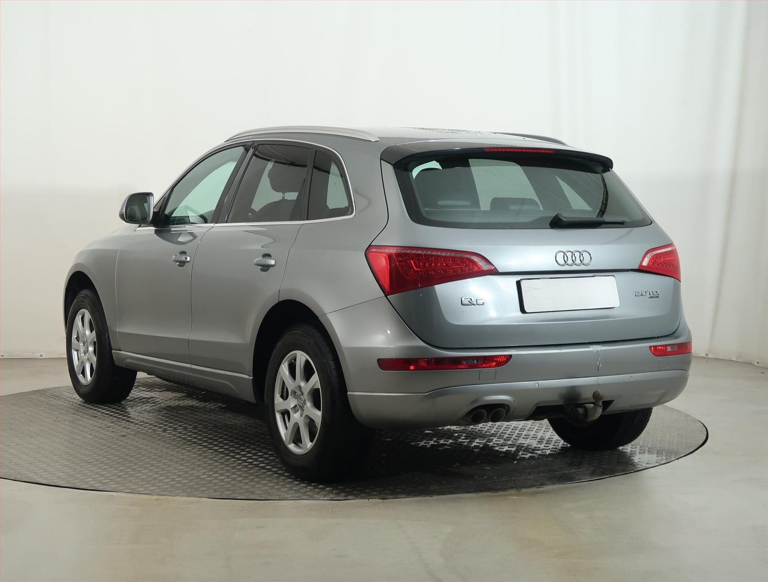 Audi Q5, 2.0 TDI, basis, 4X4, Automat - fotka 4