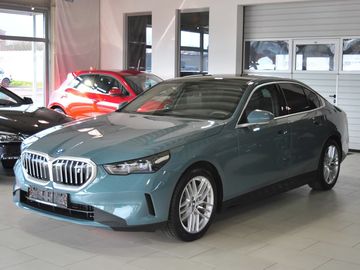 40 eDrive Lim.*Kůže*360°*Navi*