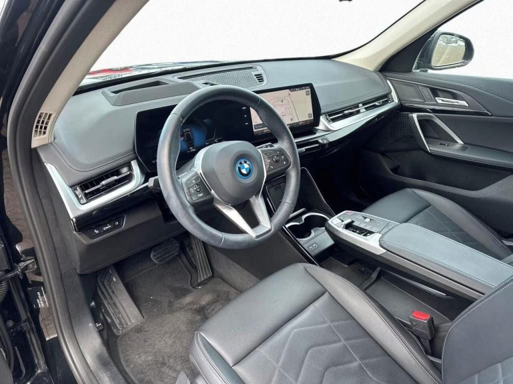 BMW iX1, xDrive 30 xLine*Kamera*Kůže* - fotka 4