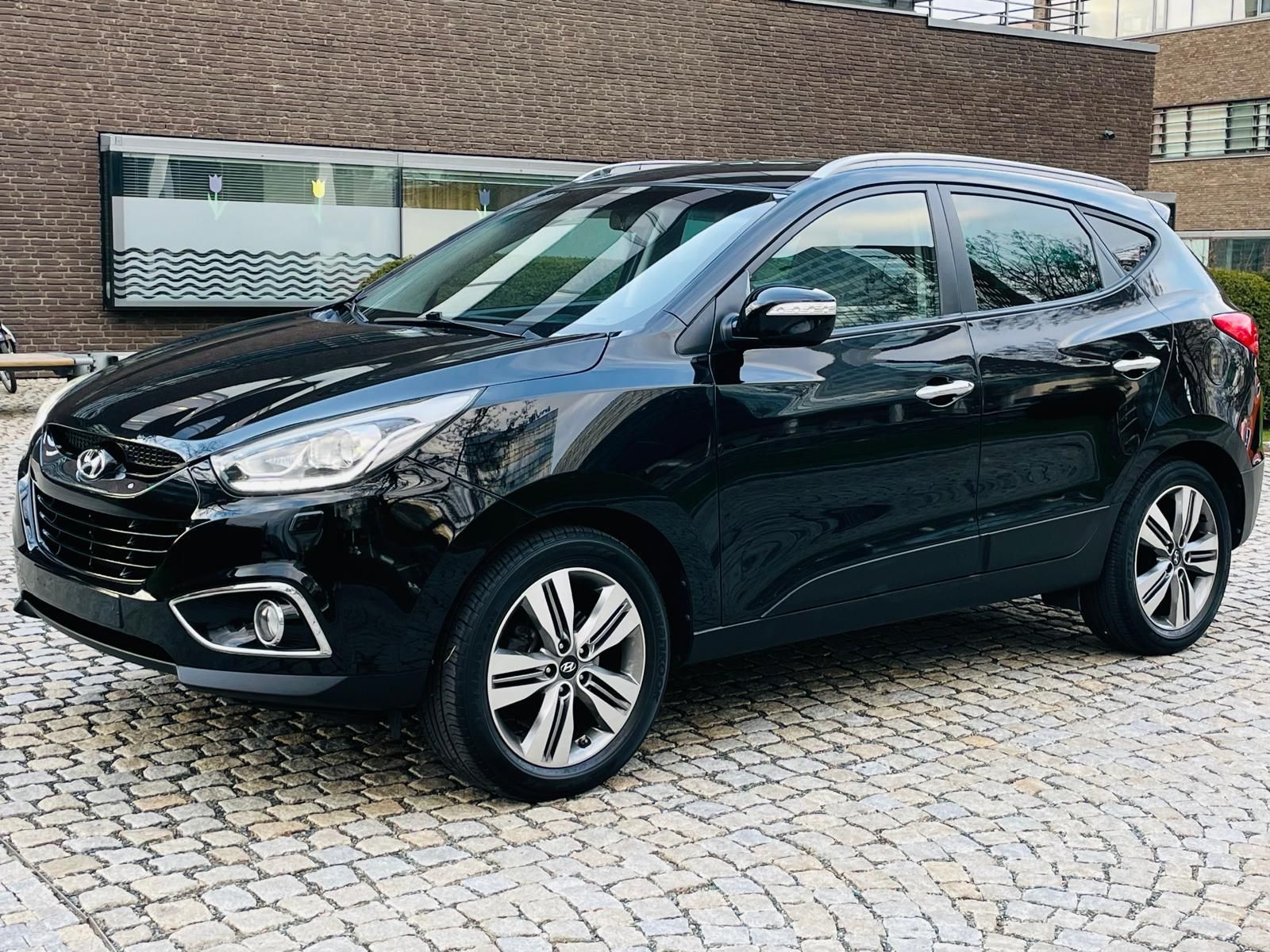 Hyundai ix35, 2.0CRD 4X4 AUT KAMERA SERVISKA - fotka 4