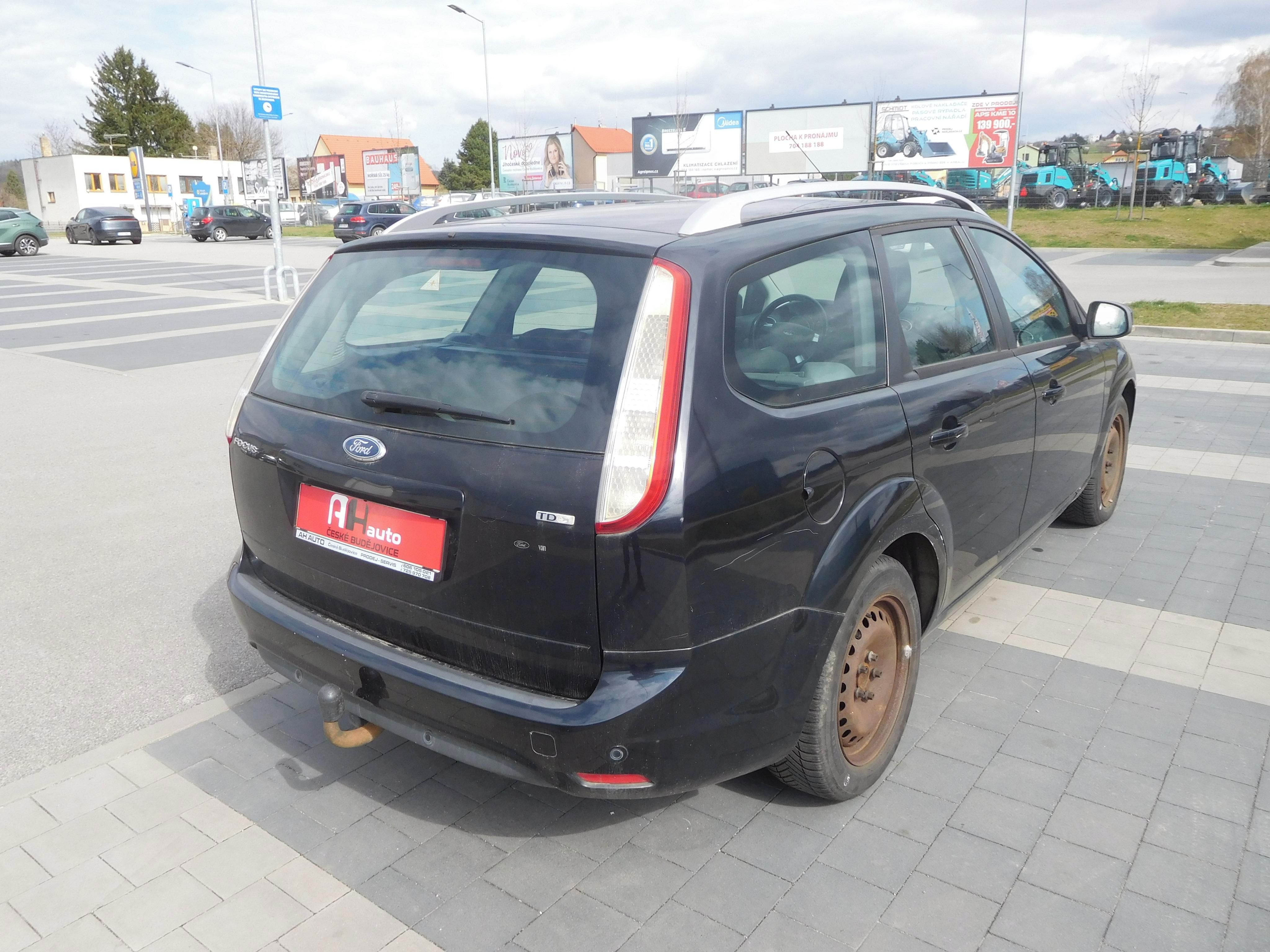 Ford Focus, Kombi 1.6 TDCi, 80 kW, Navi - fotka 3