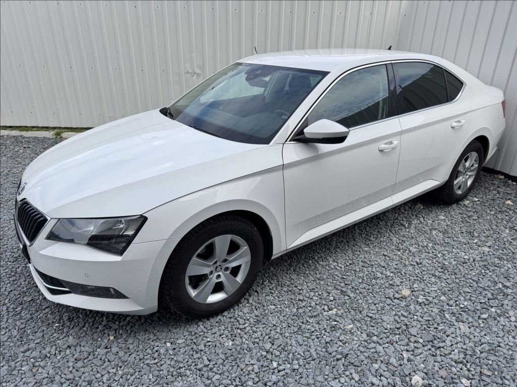 Škoda Superb, 2,0 TDI 140kW ACC - fotka 5