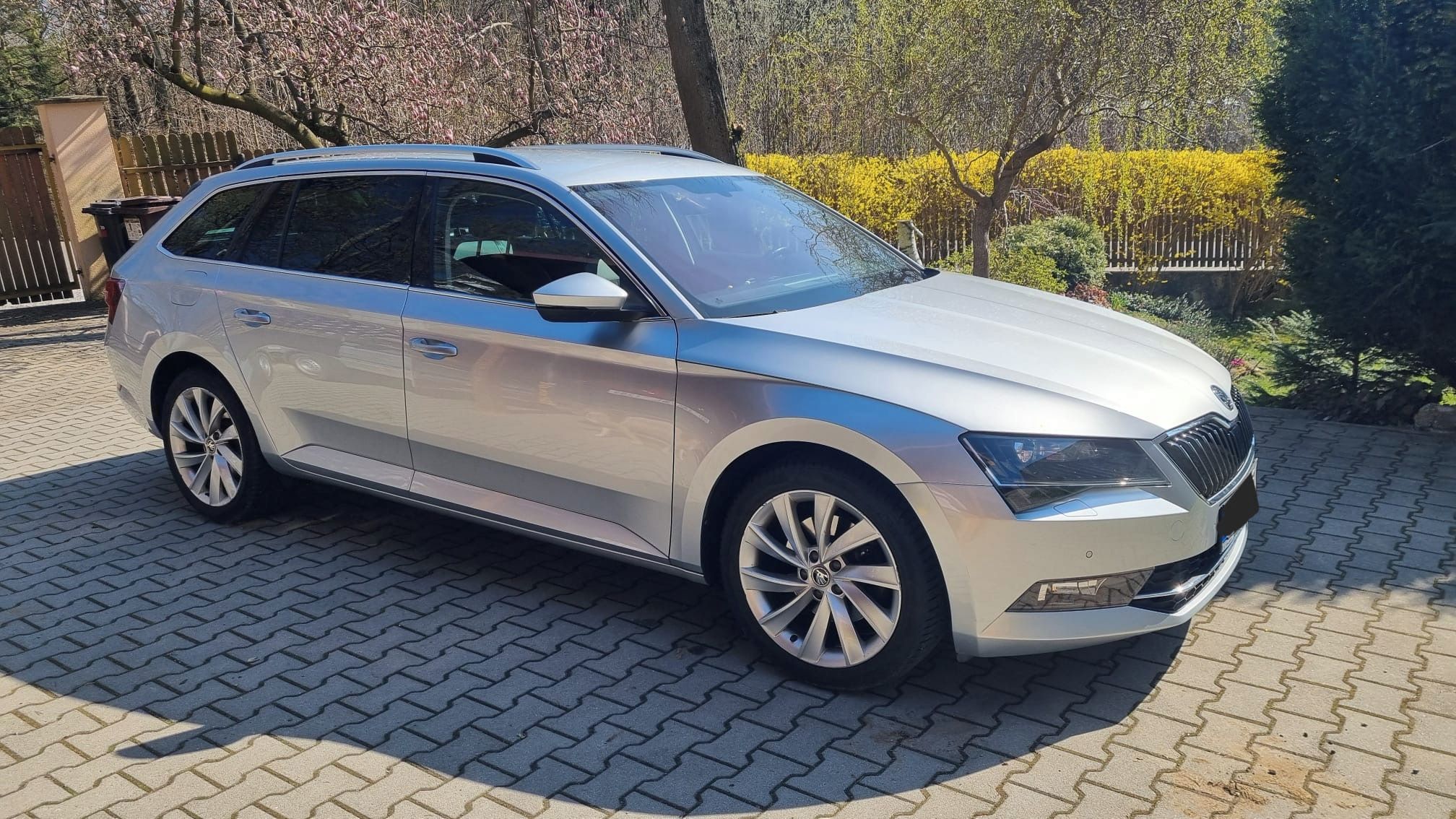 Škoda Superb, 110 kW DSG, model 2018 - fotka 3