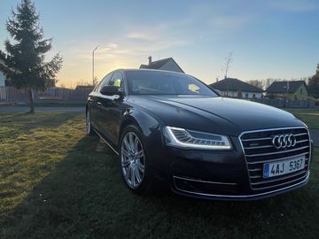 Audi A8 4.2 TDI quattro V8