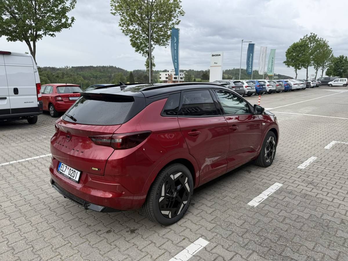 Opel Grandland, GSe Plug In Hybrid 1.6 TURBO 4 - fotka 5