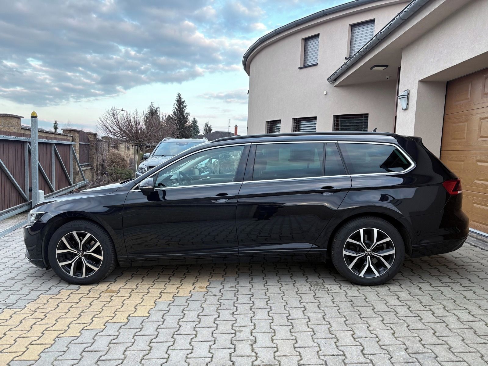 Volkswagen Passat, 2.0TDi 110kW Business ACC DSG - fotka 4