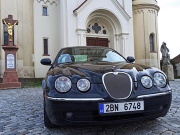 3.0, V6, 175kw, zachovalé