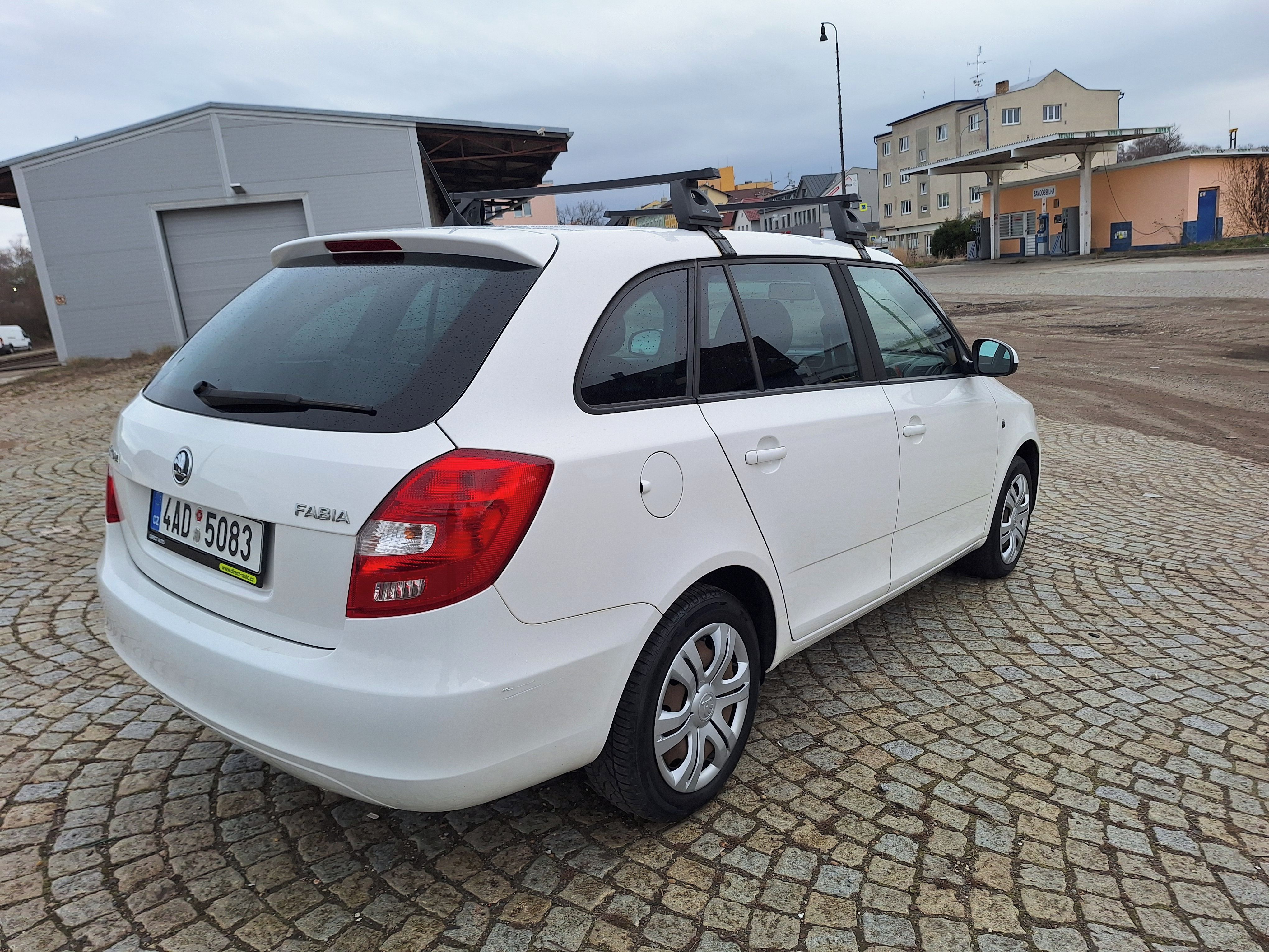 Škoda Fabia, 1.6 Tdi Facelift PLNÝ SERVIS!! - fotka 3