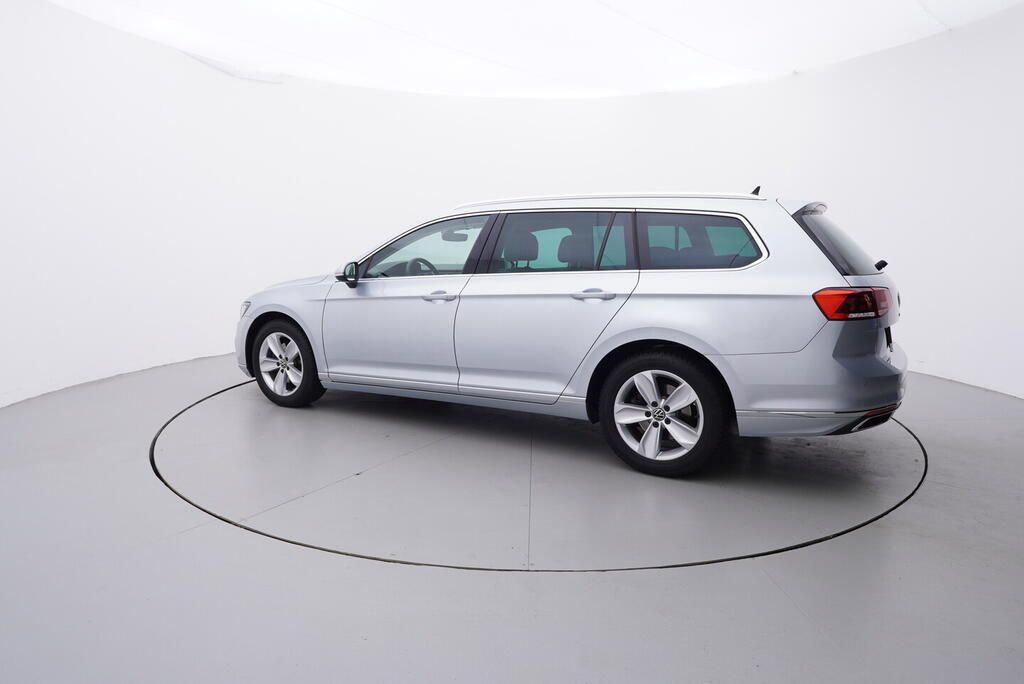 Volkswagen Passat Variant, Elegance 2.0 TDI 110 kW - fotka 3