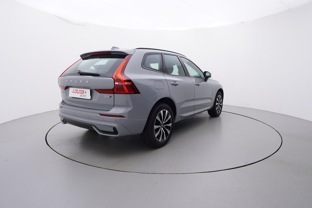 Volvo XC60, Plus Dark 2.0 B4 145 kW - fotka 5