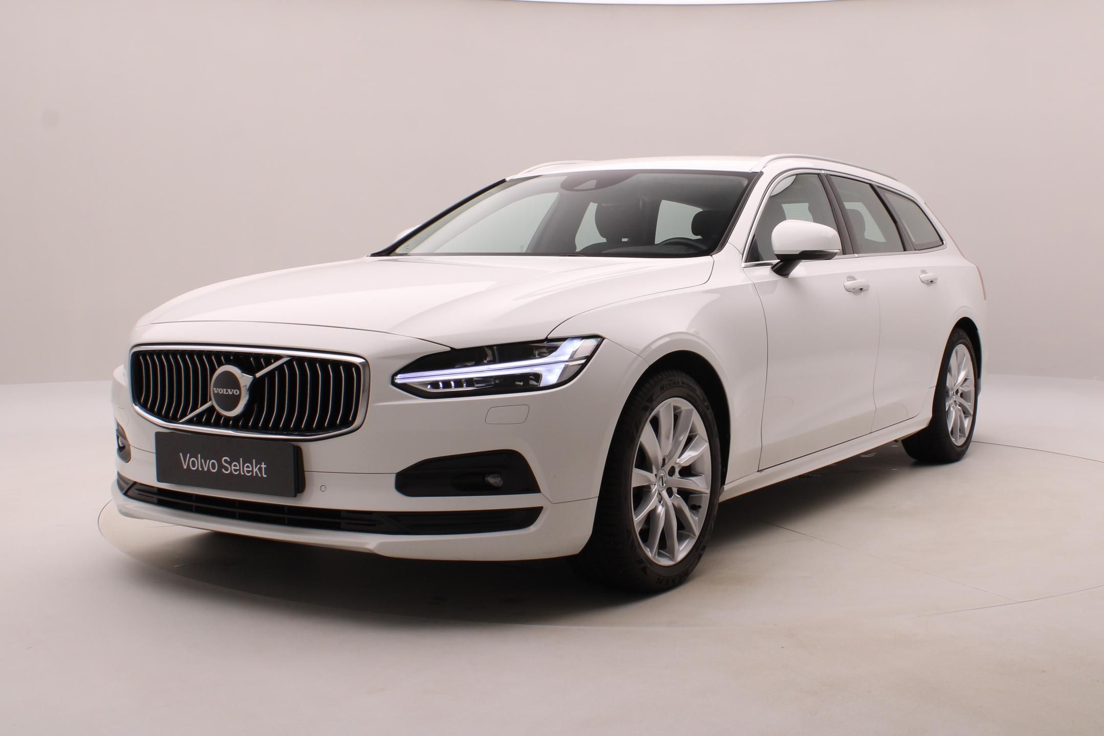 Volvo V90, B4 MOMENTUM AUT CZ