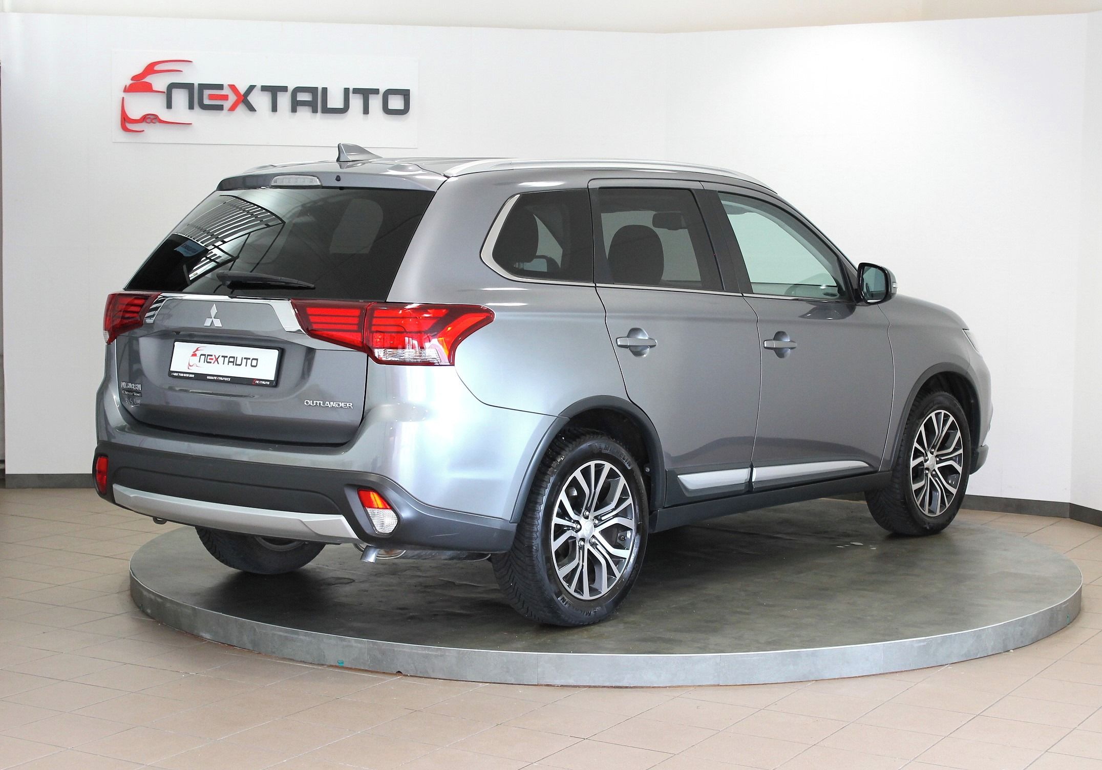 Mitsubishi Outlander, 2.0 ClearTec 110kW EDITION 100 - fotka 5