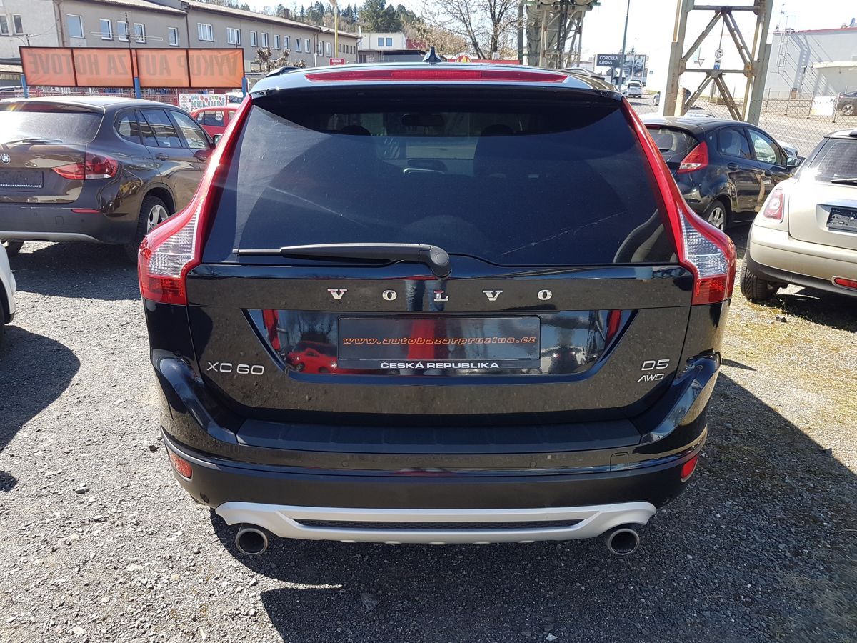 Volvo XC60, 2.4 AWD 151KW D5 R-DESIGN - fotka 5