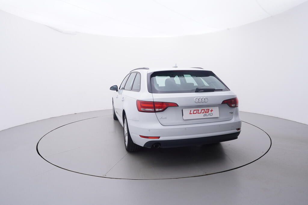 Audi A4 Avant, Ultra 2.0 TDI 110 kW - fotka 4