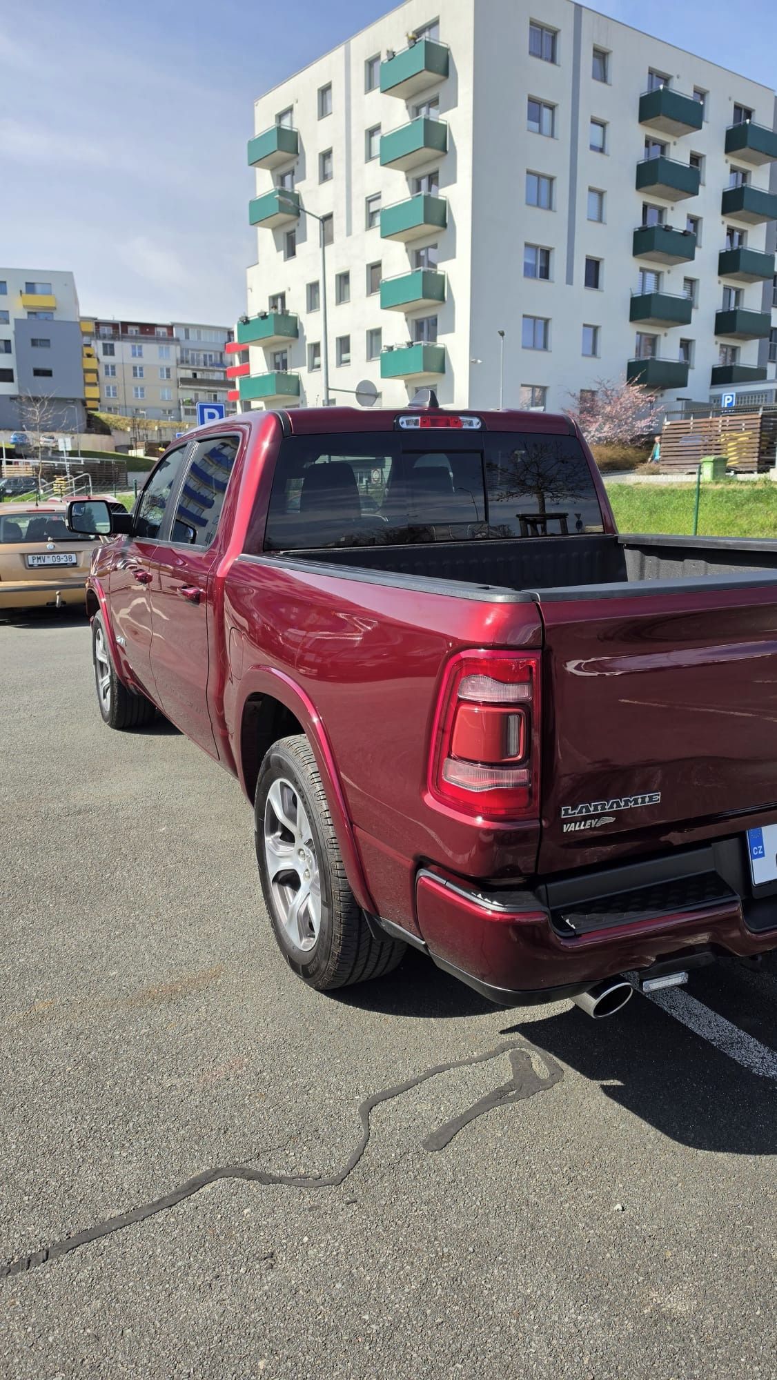 Dodge Ram, 1500 LARAMIE , 5.7 L V8 HEMI - fotka 4