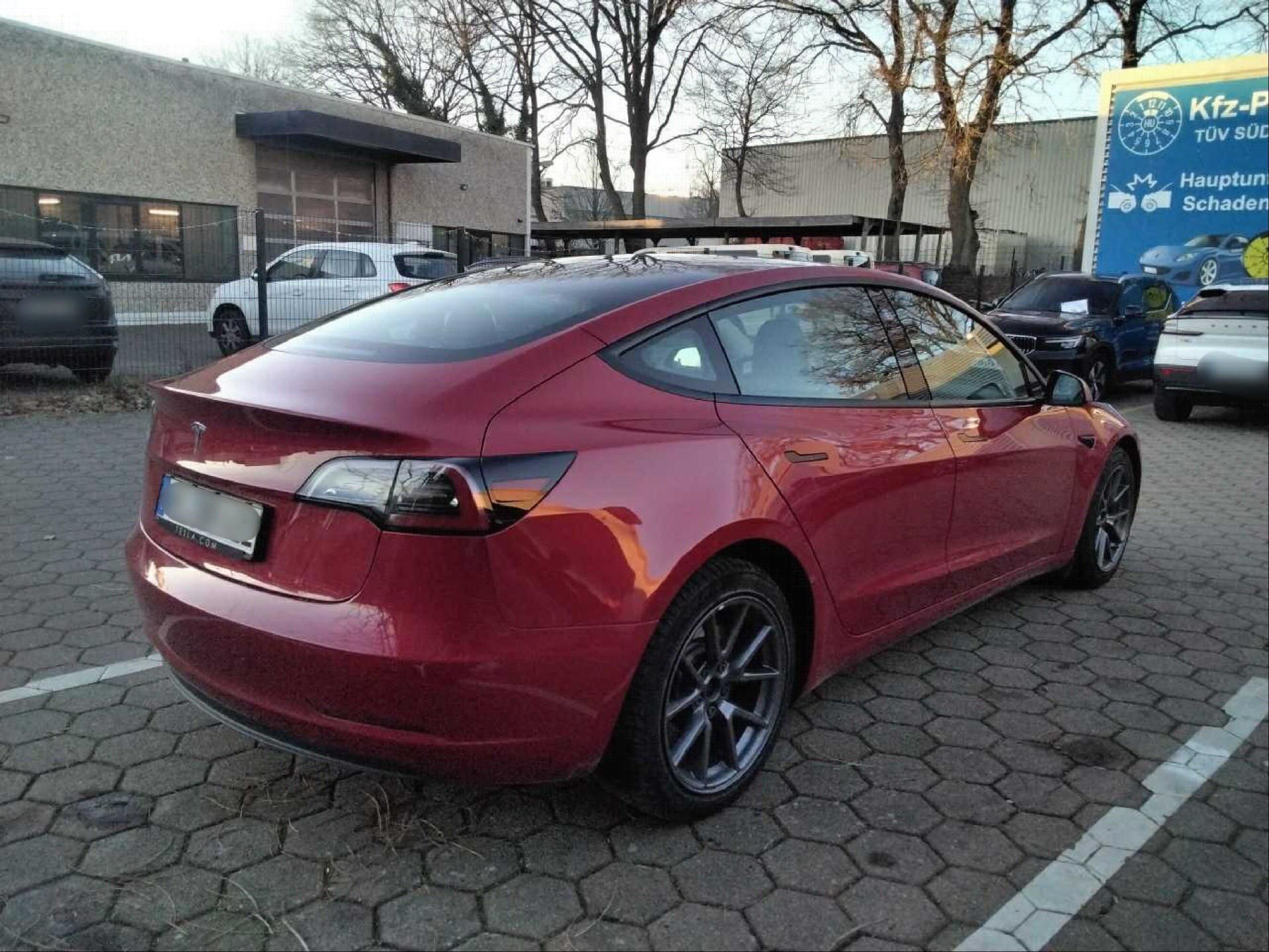 Tesla Model 3, Standard Range 60 kWh Refresh - fotka 2