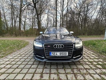 Audi S8 4.0 TFSI quattro,