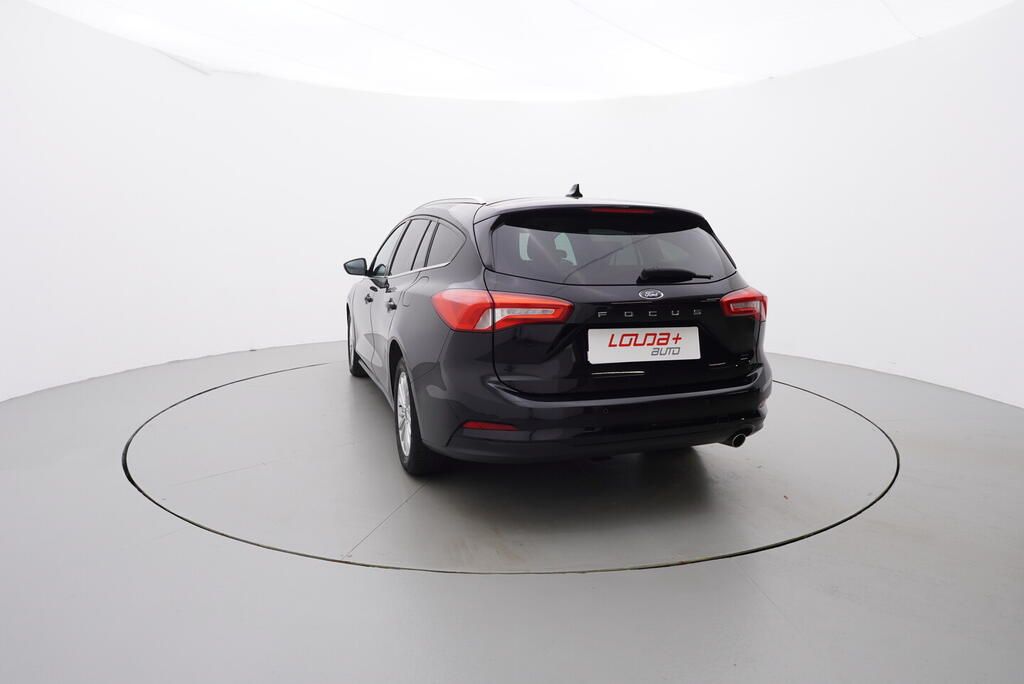 Ford Focus, Titanium 1.5 88 kW - fotka 4