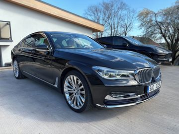 740i