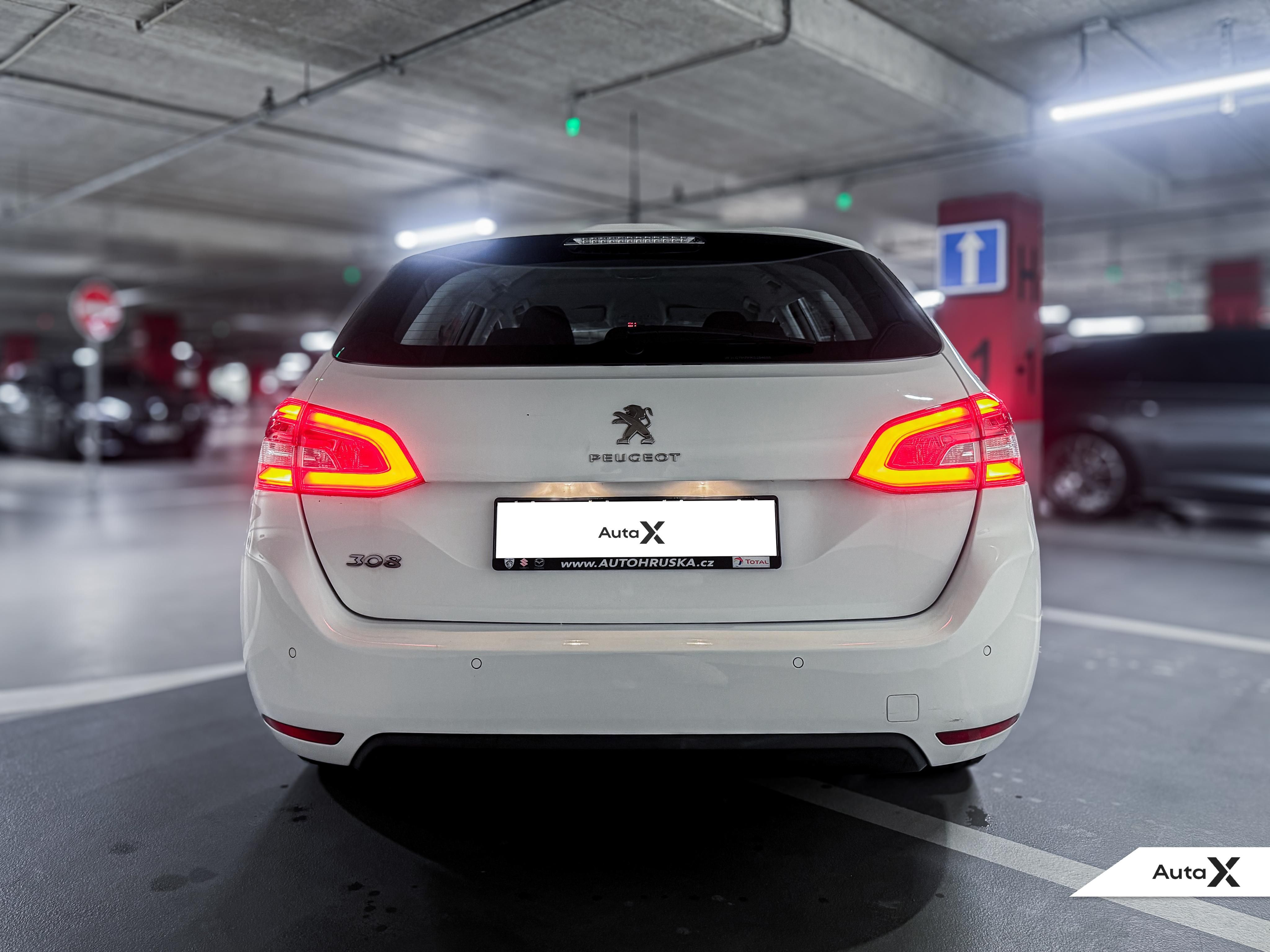 Peugeot 308, SW 1.5 BlueHDi 96 kW - fotka 6