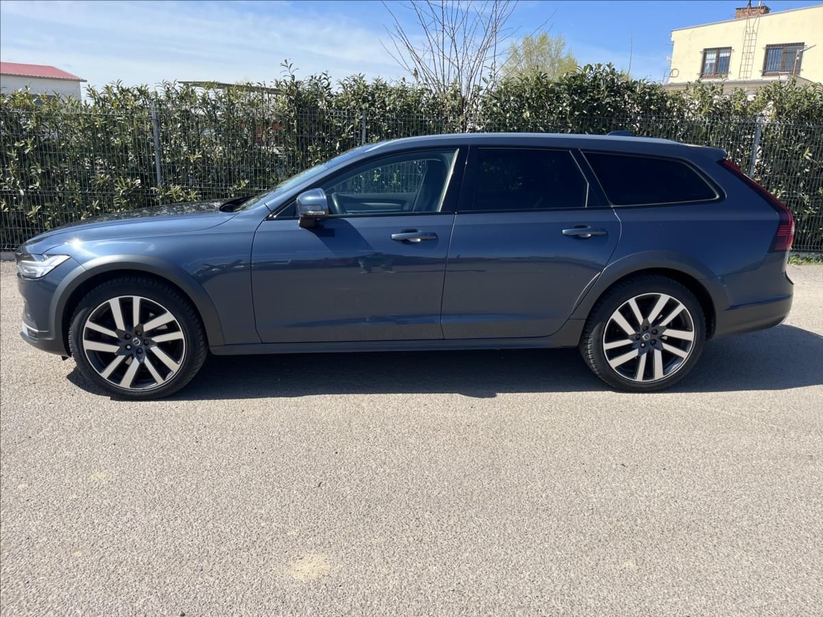 Volvo V90, 2,0 B4 145KW CROSS COUNTRY DPH - fotka 4