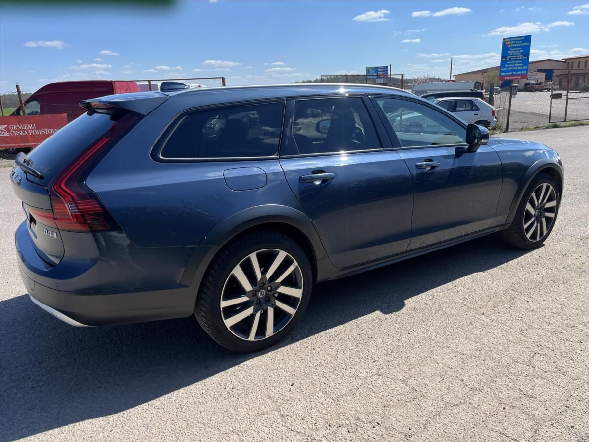 Volvo V90, 2,0 B4 145KW CROSS COUNTRY DPH - fotka 5