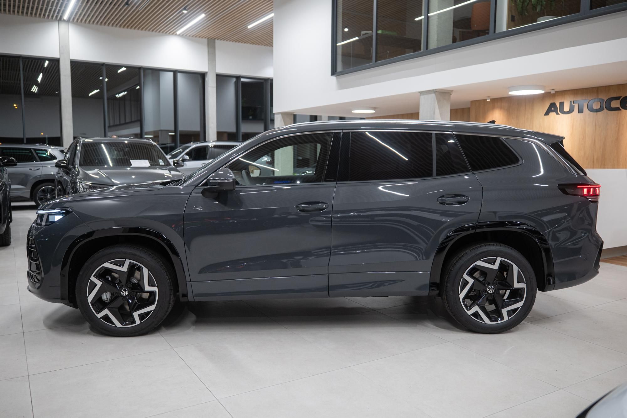Volkswagen Tayron, R-LINE 4X4 142KW NOVÉ VOZIDLO! - fotka 4
