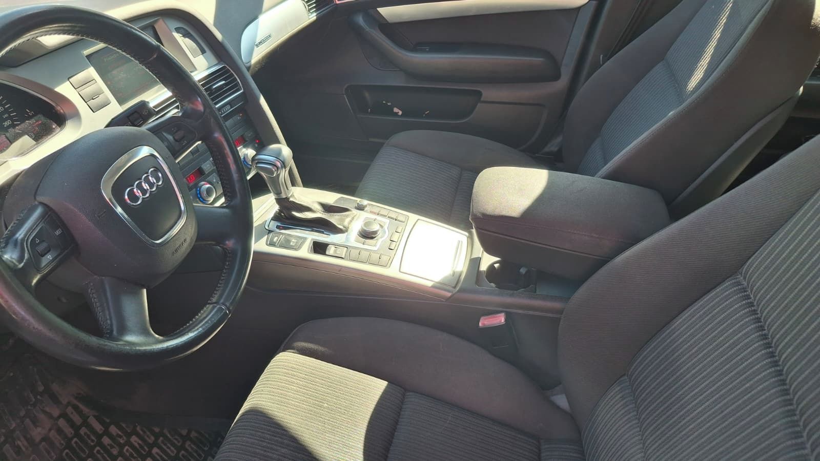 Audi A6, 3.0 V6 automat ČR TOP 250tkm - fotka 4