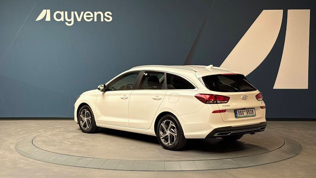 Hyundai i30, 1.5 T-GDI Mild Hyb Family Smar - fotka 3