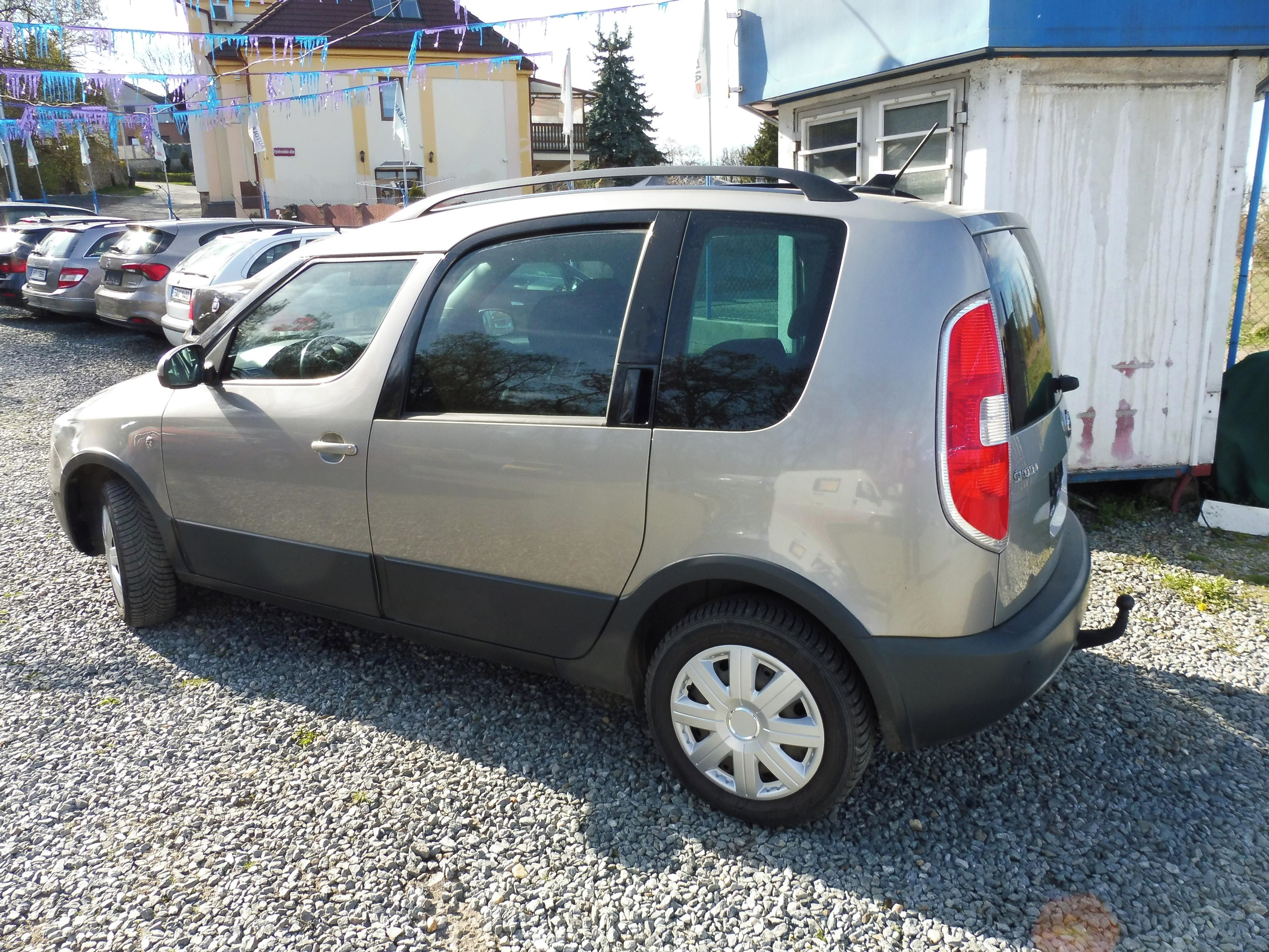 Škoda Roomster, 1,6 TDi Scout - fotka 6